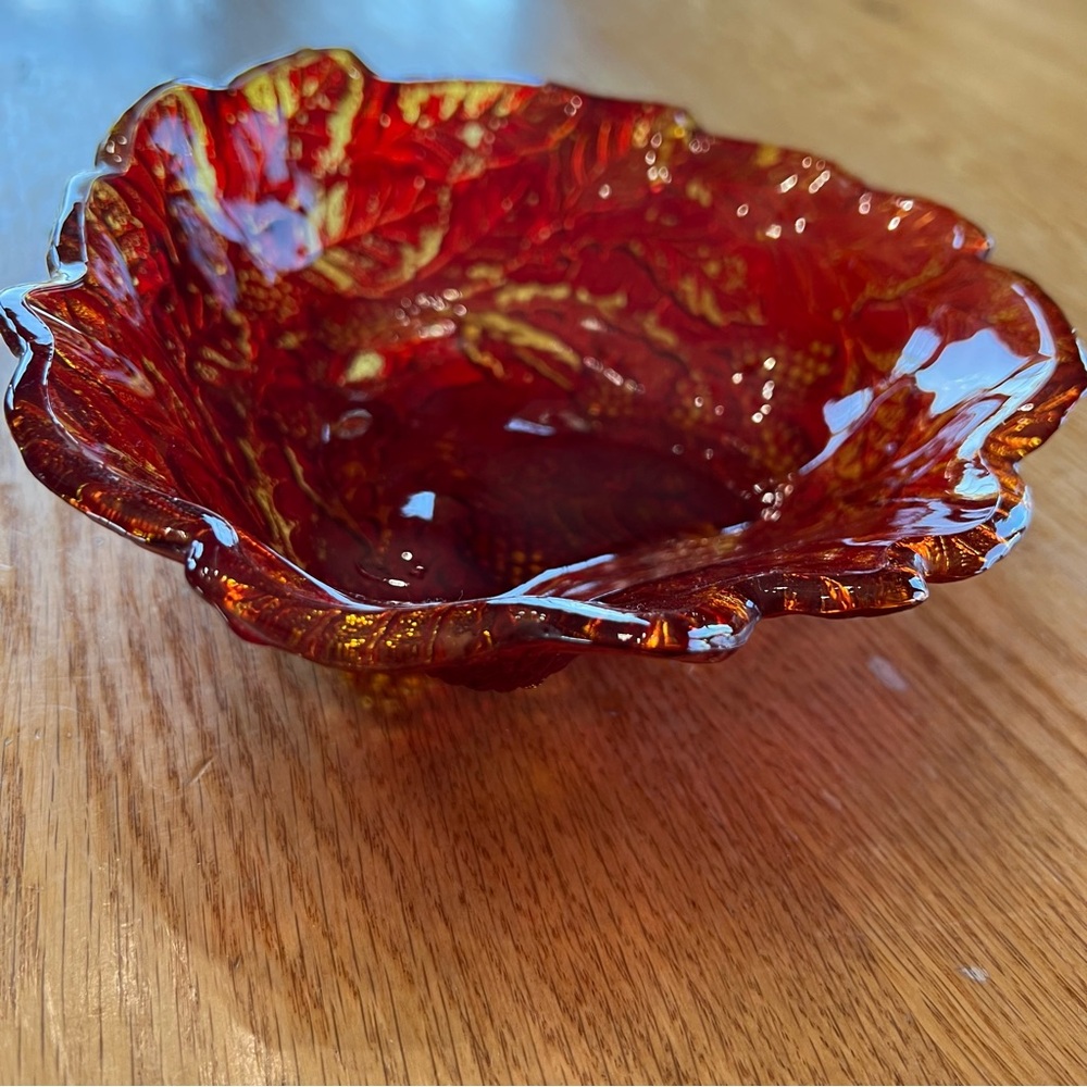 Vintage Indiana Glass Bowl Ruby Red
Dish Logan Berry Leaves 7"x2"